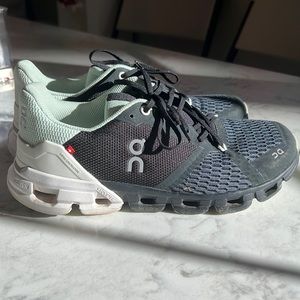 Oncloud black/green sneakers